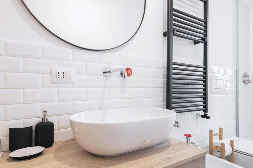 Easylife - Apartment With Balcony Near Navigli Milano Eksteriør billede