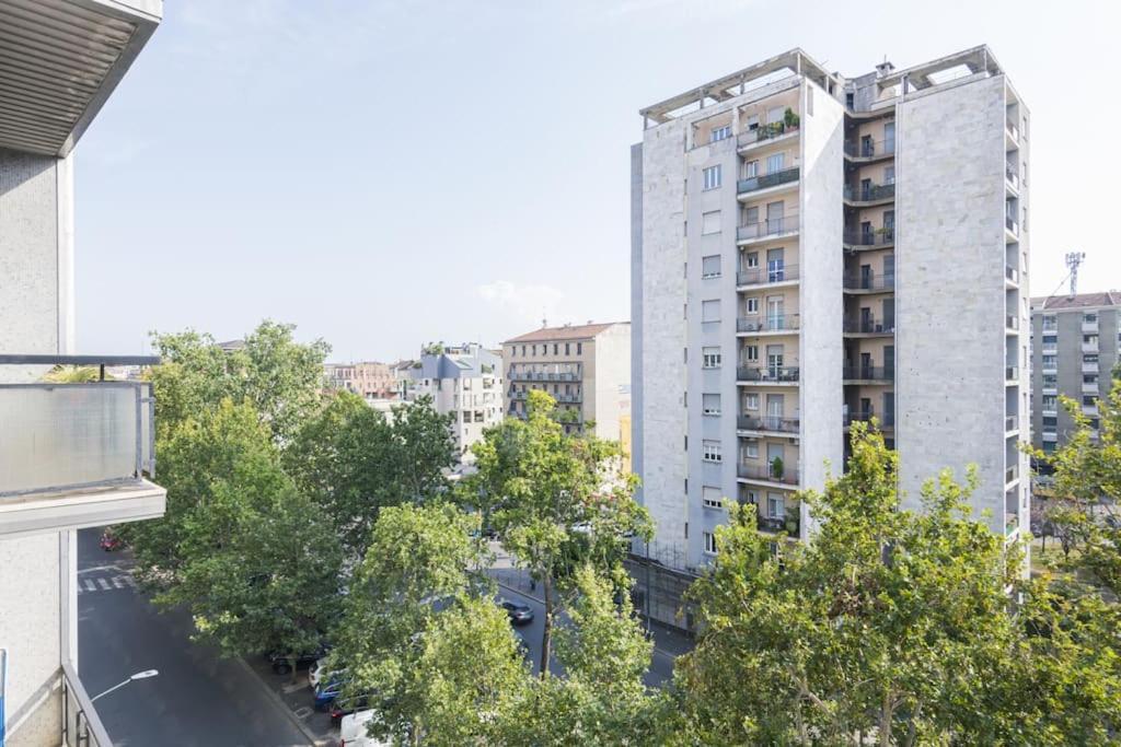 Easylife - Apartment With Balcony Near Navigli Milano Eksteriør billede